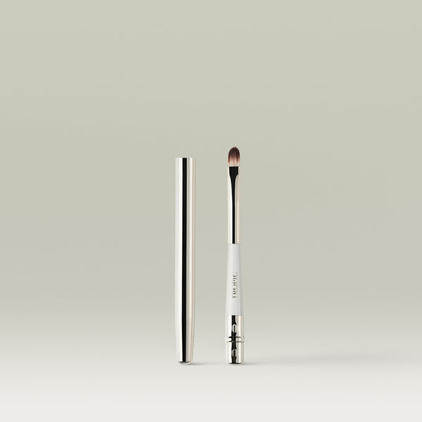 lip makeup brush with lid