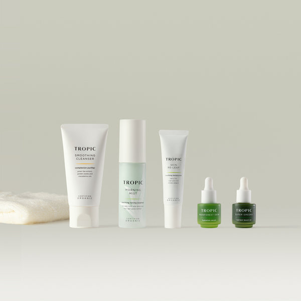 Skincare Discovery Kit in Hydrate
Features a Bamboo Cloth, Smoothing Cleanser, Morning Mist, Skin Re-leaf, Super Greens, Rainforest Dew on a light grey background.