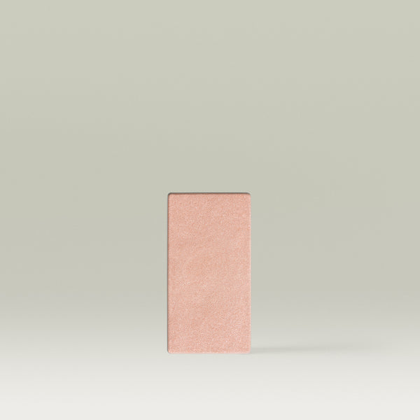 WAY TO GLOW pressed highlighter in shade moonlight